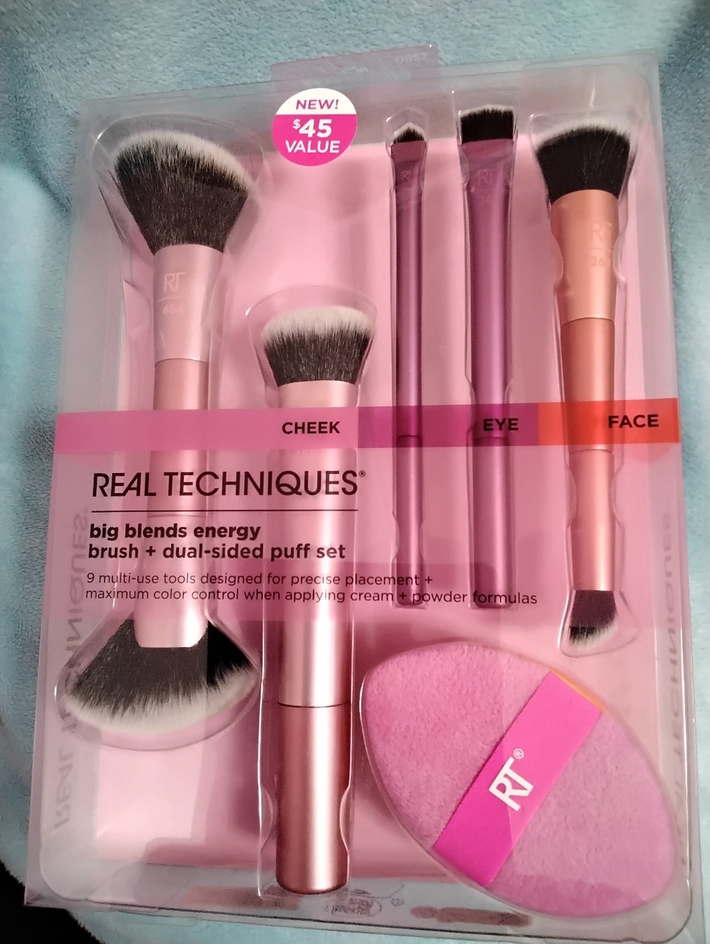 Real Techniques Pink & Rose Gold Brush and Dual-Sided Puff Set